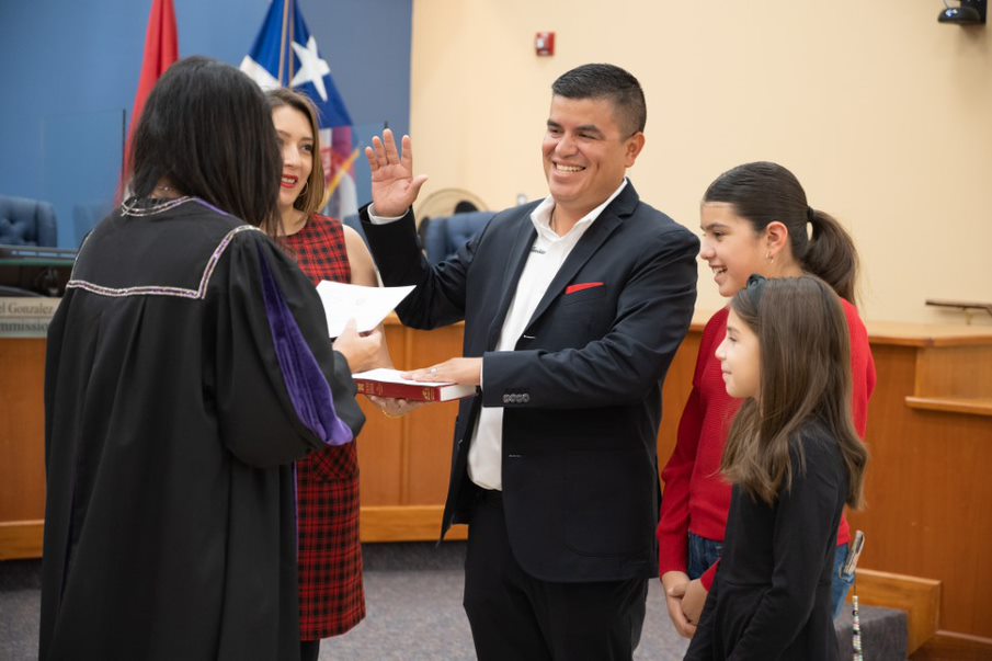 Commissioner Sworn-in 22 1118 Adrian Farias with district attorney